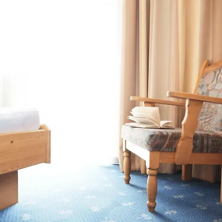 Отель Bergidyll & Trofana 3*